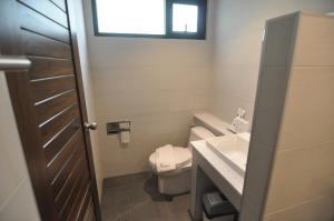 The Eight Ratvithi House