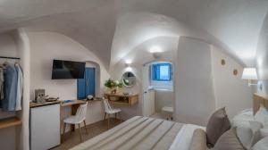 Nalas Suites Santorini Greece