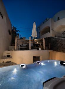 Nalas Suites Santorini Greece