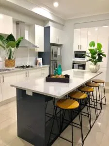 Jewel in the West-Newly Built and Spacious - Holroyd