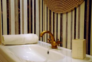 Temple of Love Zen free parking