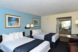 Standard Room with Two Double Beds - Non-Smoking room in Americas Best Value Inn - Bradenton