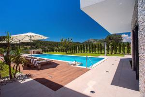 Villa Agava with heated pool, Jacuzzi, sauna, gym, 4 en-suite bedrooms 