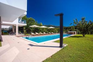 Villa Agava with heated pool, Jacuzzi, sauna, gym, 4 en-suite bedrooms 