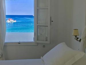 Aeolos Beach Hotel Folegandros Greece