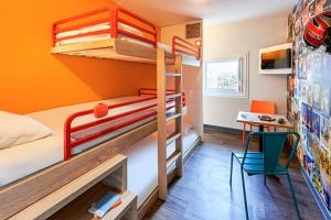 Hotels hotelF1 Grenoble Universite : Chambre Break (3 Adultes)