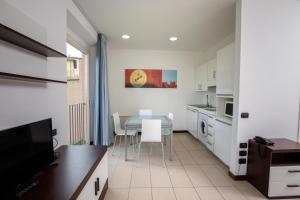 Deluxe One-Bedroom Apartment