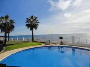 Seaview Puerta del Mar first line beach