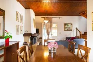 Granis Family House - Mólos