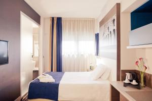 Superior Single Room room in Mercure Roma Centro Colosseo