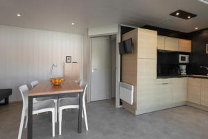 Campings Domaine Chalets Larlapean : photos des chambres