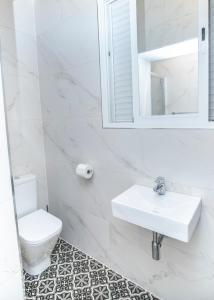 Casa Toledo & El Pont Alicante Apartments