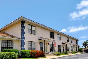 Relaxing townhome condo with pool near family park - Ubytování bez kategorie ve městě Marco Island