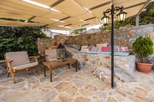 Stone Built Villa Galatia, Poolside & Perfect View