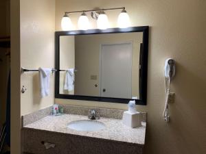 King Room with Sofa Bed - Non-Smoking room in Best Western Desert Oasis