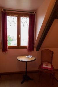 B&B / Chambres d'hotes Chambres d'hotes sur la Courtine de Coucy : photos des chambres