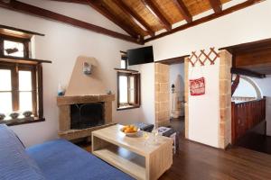 Ypatia Cozy Castle Suite Apartment with Loft Lakonia Greece