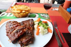 Hideaway Guest House And Bar