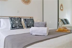 Phaedrus Living: Seaside Luxury Flat Lighthouse 68