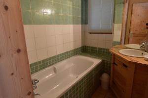 VAUJANYLOCATIONS - Chalets Clovis I & II : photos des chambres