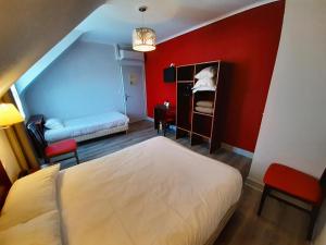 Hotels Logis Hotel Saint Paul : photos des chambres