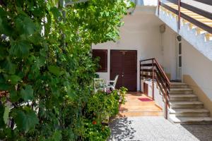 Rooms & Studio Apartment Mira