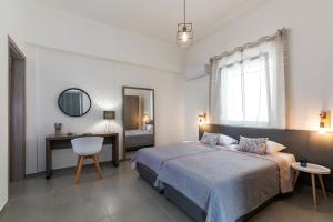 Rose Central Master Bedroom Apartment