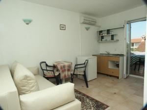 One-Bedroom Apartment with Terrace room in Apartments with a parking space Rovinj - 9701