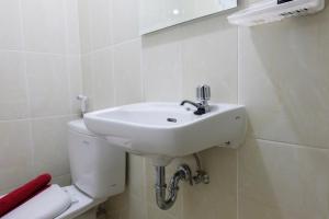 Comfy Studio at M-Town Gading Serpong Apartment By Travelio