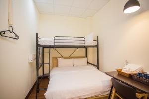 Douzi Hotel-Xpark. Gloria Outlets. Taoyuan MRT