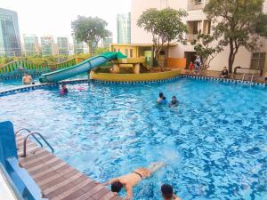 Highest Value 2BR at Great Western Apartment By Travelio