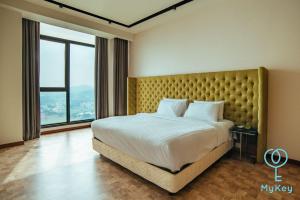 Signature Suite room in Expressionz Professional Suites by MyKey Global