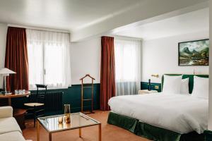 Junior Suite room in Experimental Chalet