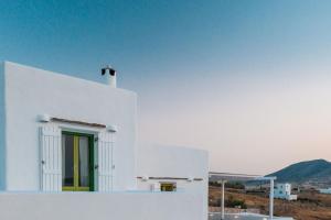 Ventu Luxury Suites Paros Greece