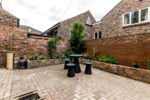 City Apartments - Priory Street