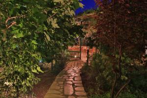 Mountain Breeze Lodge & Resort