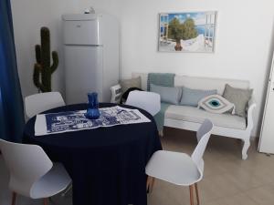 PINE HOUSE SANTORINI PERISSA 150 METERS FROM SEA.