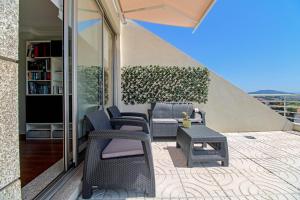 Villa Luzya - House with City Views & Balcony