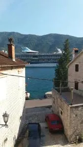 Apartment Rosić - Доньи-Столив