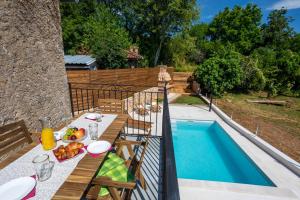 Stone Villa Katarina with pool 