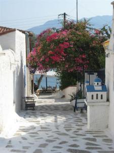 PERDIKA STONEHOUSE Aegina Greece