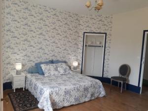 B&B / Chambres d'hotes CHATEAU DE CHAVANNES : photos des chambres