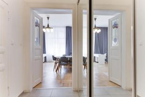 The Dancing House Residence, Two Bedroom Apartment with Balcony near river!