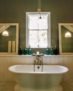 Cafe Felix & Old Oak Manor