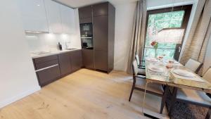 White Pearl Apartment 2.08