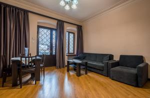 Apartments near Metekhi Cathedral