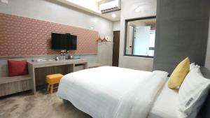 Phòng Deluxe Giường Đôi Có Bồn Tắm (Deluxe Double Room with Bath)