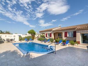 Villas Luxury Villa with Private Swimming Pool in Escales : photos des chambres