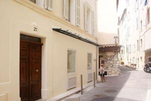 STUDIO VIEIL ANTIBES Marché Provençal