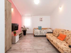 Pleasant Oriana Apartment near the sea-Pula